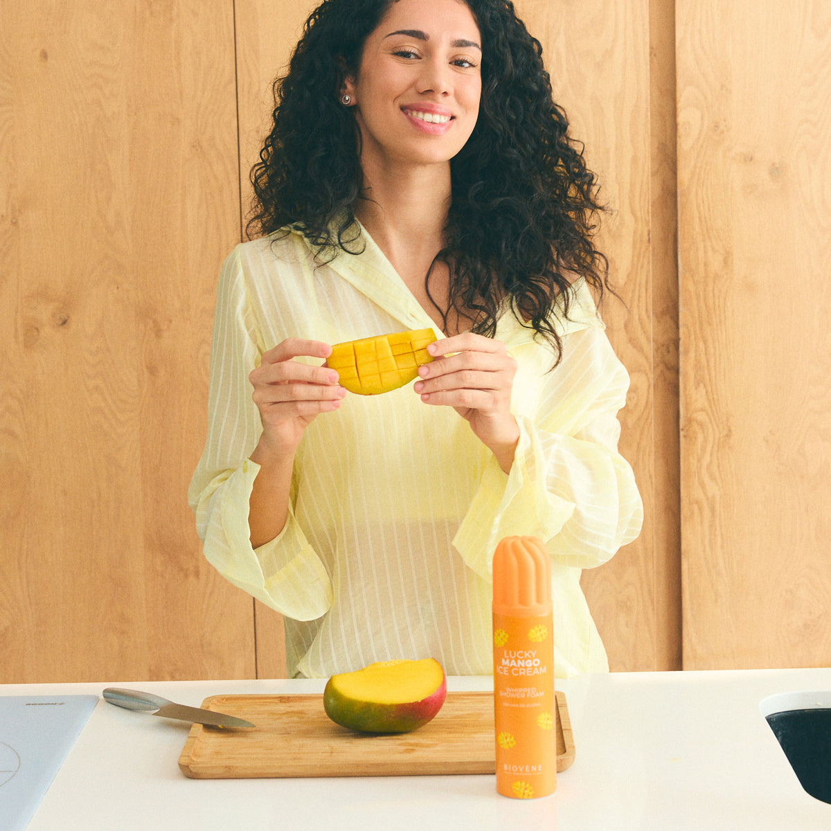 LUCKY MANGO ICE CREAM Whipped Shower Foam